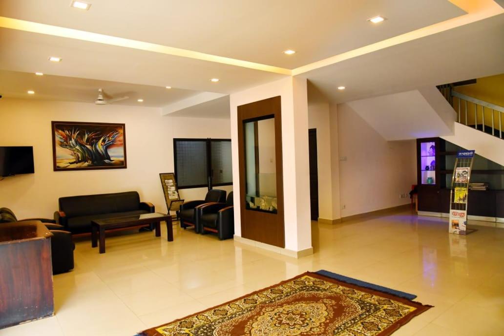 Hotel Chanakya Palakkad Extérieur photo