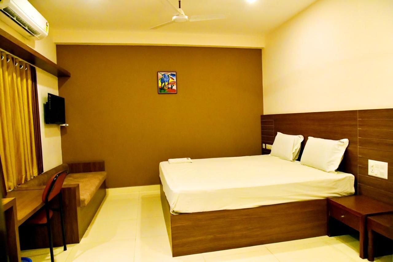 Hotel Chanakya Palakkad Extérieur photo
